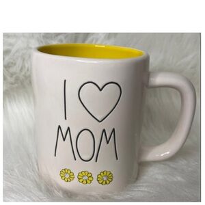 NEW Rae Dunn I Love Mom Mug with Daisies
